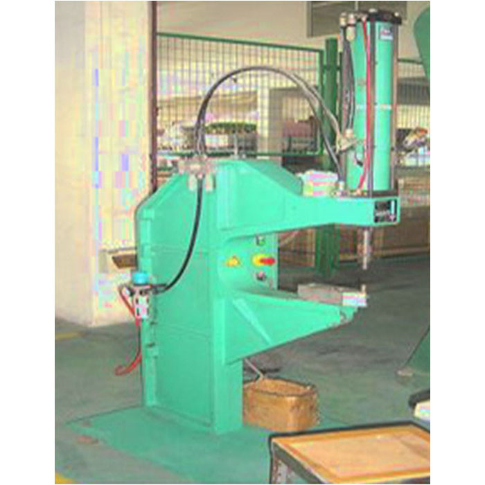 Riveting machine (TOX)